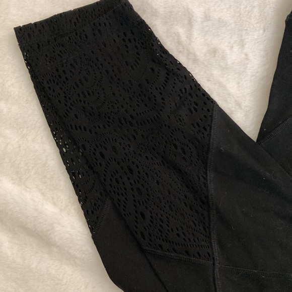 Victoria’s Secret Pink Leggings - Picture 3 of 4